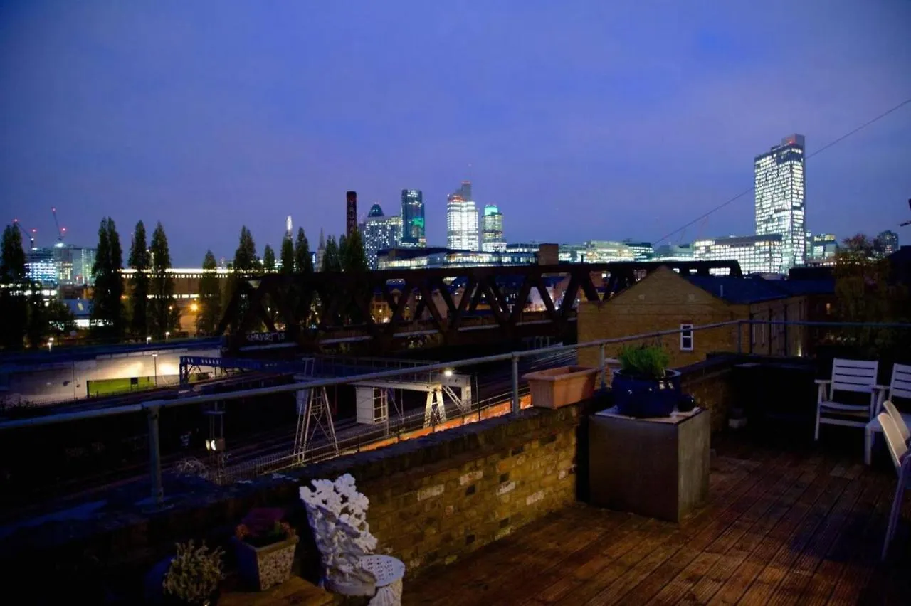 Large Shoreditch 2Dbl Bed Loft Apt London